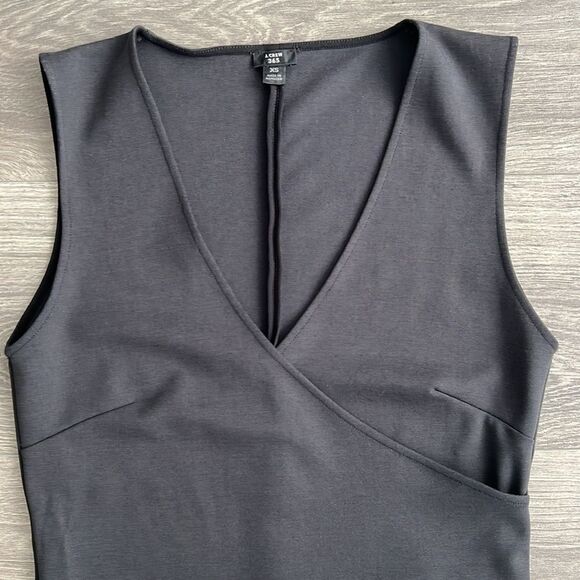 J.CREW 365 Faux Wrap Sleeveless Top XS Dark Gray Faded Black Stretch Minimalist - Picture 4 of 8